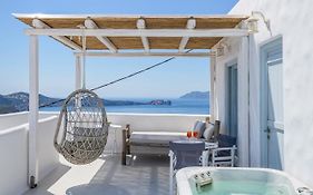 Plaka Suites